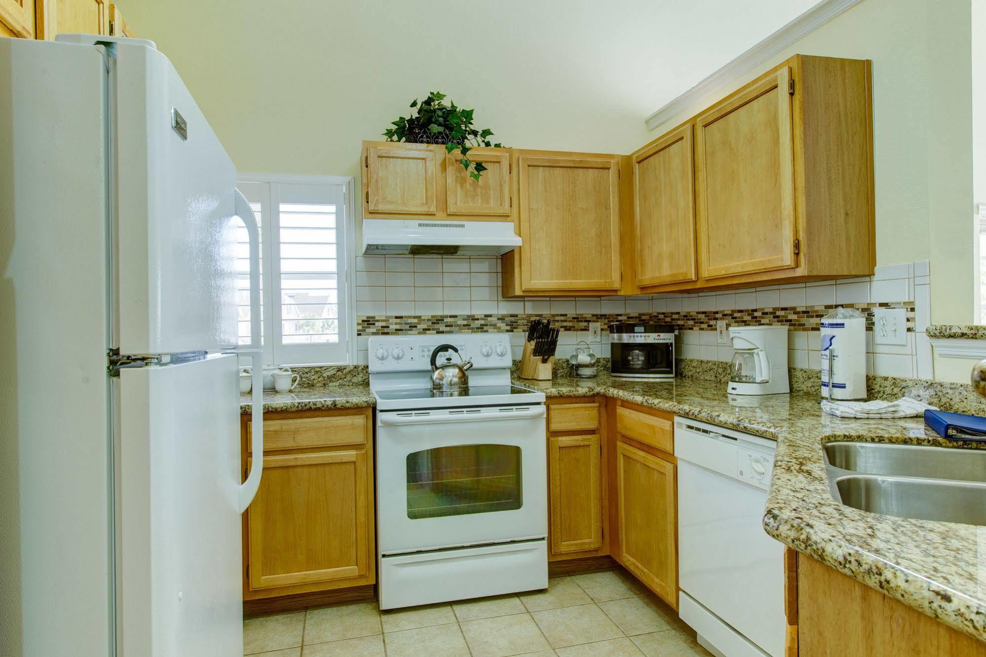 Runaway Beach Resort By Magical Memories -Disney Area Kissimmee Eksteriør billede